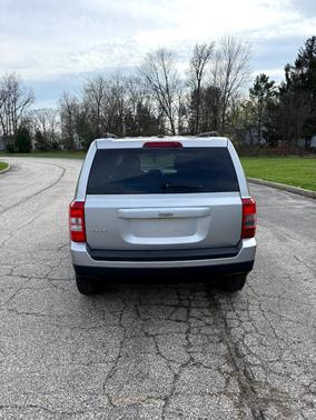 Silver 2016 Jeep Patriot Sport