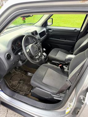 Silver 2016 Jeep Patriot Sport