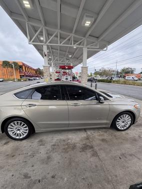 2016 Ford Fusion Hybrid SE
