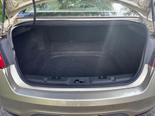 Gold 2011 Ford Taurus SEL