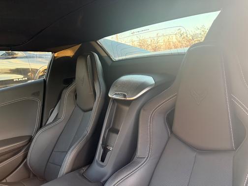 2024 Chevrolet Corvette Stingray w/2LT