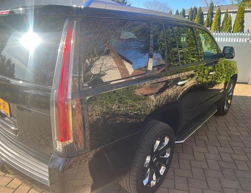 2020 Cadillac Escalade Luxury