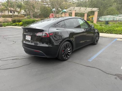 2023 Tesla Model Y Performance