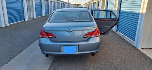 Blue 2005 Toyota Avalon XLS