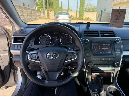 Gold 2016 Toyota Camry SE