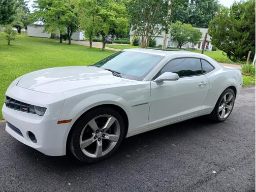 White 2010 Chevrolet Camaro 2LT