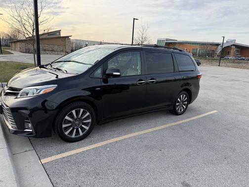 2019 Toyota Sienna Limited