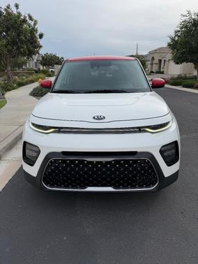 White 2020 Kia Soul EX