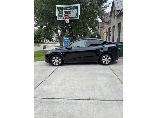 2024 Tesla Model Y RWD