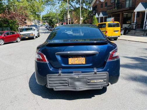 Blue 2014 Nissan Maxima SV