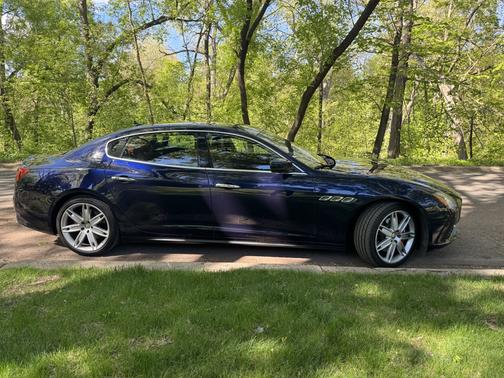 Blue 2017 Maserati Quattroporte S Q4