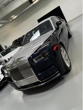 2023 Rolls-Royce Phantom Base
