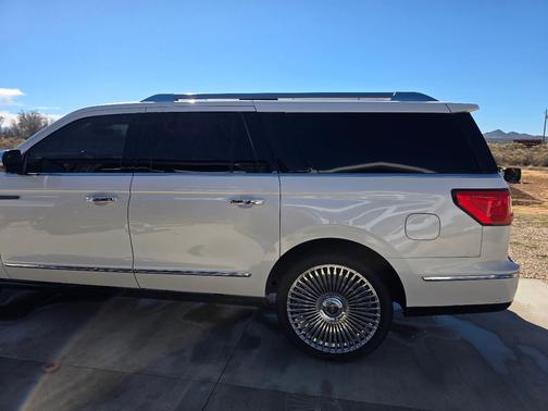 2018 Lincoln Navigator L Black Label