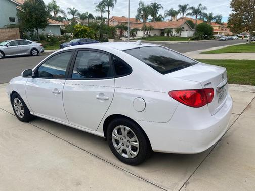 White 2010 Hyundai ELANTRA GLS