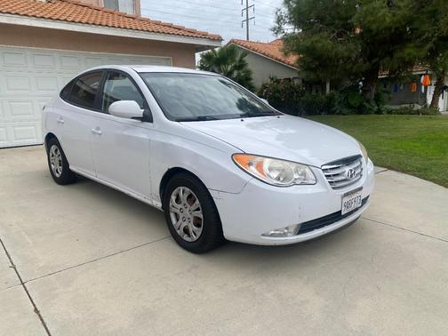 White 2010 Hyundai ELANTRA GLS
