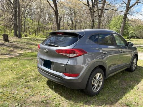 Gray 2016 Hyundai TUCSON SE