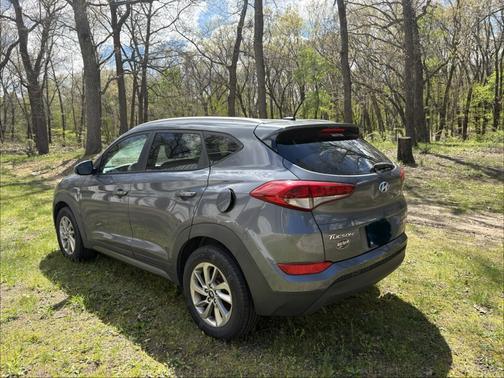 Gray 2016 Hyundai TUCSON SE