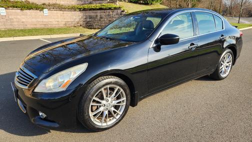 Black 2012 INFINITI G37 x