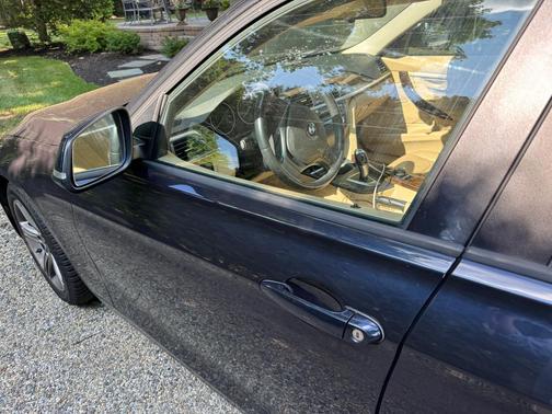 Blue 2013 BMW 320 i xDrive