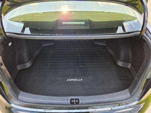 Black 2020 Toyota Corolla Hybrid LE