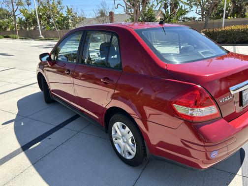 2010 Nissan Versa 1.8 S