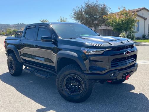 Black 2024 Chevrolet Colorado ZR2