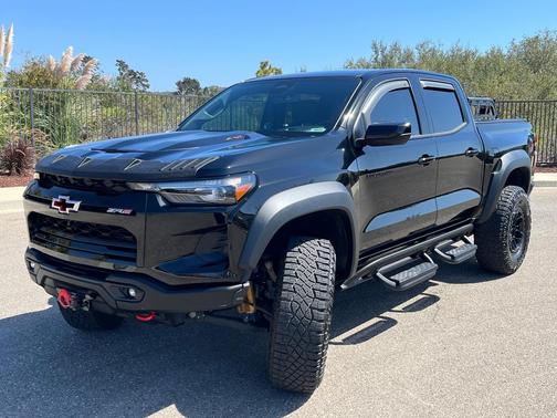 Black 2024 Chevrolet Colorado ZR2