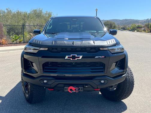 Black 2024 Chevrolet Colorado ZR2