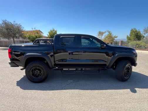 Black 2024 Chevrolet Colorado ZR2