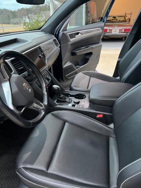 2020 Volkswagen Atlas Cross Sport 3.6L V6 SE w/Technology R-Line