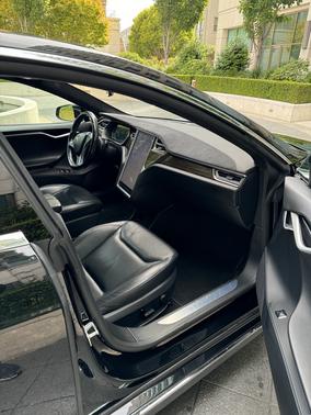 Black 2016 Tesla Model S 85D