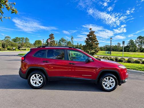 Red 2016 Jeep Cherokee Sport
