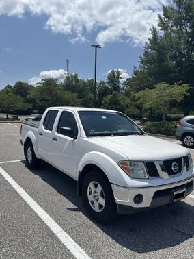 White 2006 Nissan Frontier SE Crew Cab
