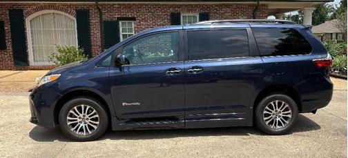 Blue 2019 Toyota Sienna XLE
