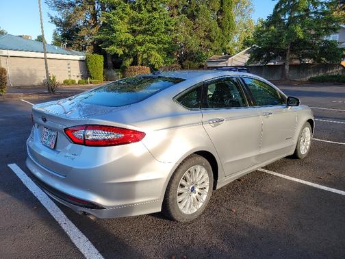 2016 Ford Fusion Hybrid SE