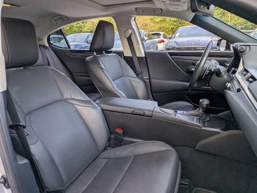 White 2021 Lexus ES 300h Base