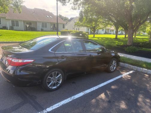Black 2017 Toyota Camry SE