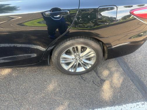 Black 2017 Toyota Camry SE