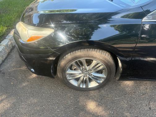 Black 2017 Toyota Camry SE