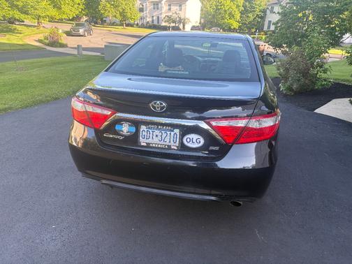 Black 2017 Toyota Camry SE
