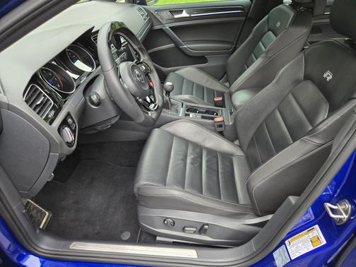 2017 Volkswagen Golf R 4-Door w/DCC & Navigation