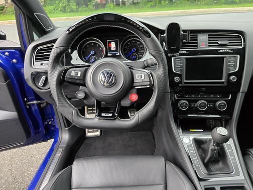 2017 Volkswagen Golf R 4-Door w/DCC & Navigation