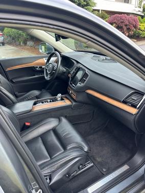 Gray 2019 Volvo XC90 Hybrid T8 Inscription