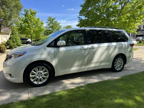 2016 Toyota Sienna Limited Premium