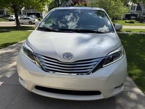 2016 Toyota Sienna Limited Premium