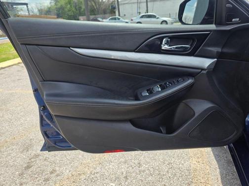 Blue 2017 Nissan Maxima 3.5 SL