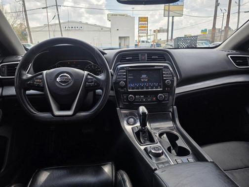 Blue 2017 Nissan Maxima 3.5 SL