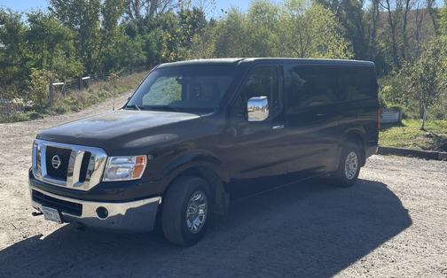 2016 Nissan NV Passenger NV3500 HD SL V8