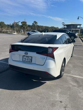 2019 Toyota Prius XLE
