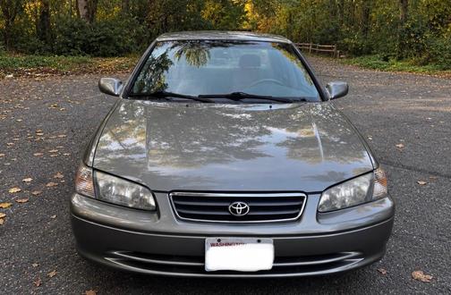 Gray 2000 Toyota Camry LE